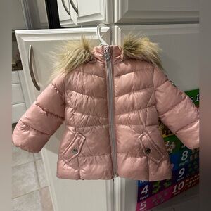 Michael Kors Toddler Pink Heavy Weight Stadium Fleece Coat 

Like-New

Blush